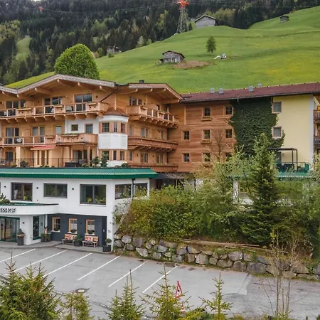 Ferienhotel Jorglerhof Hotel 4*