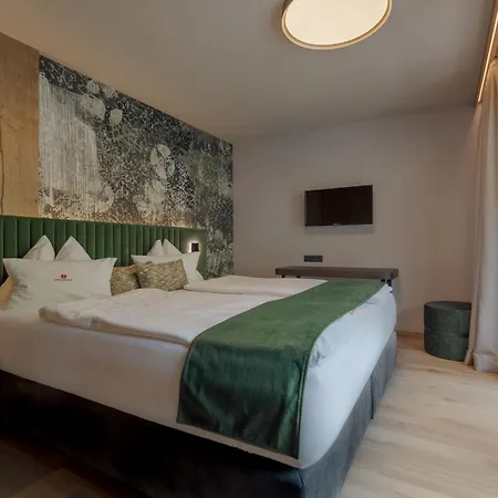 فندق Joerglerhof 4*