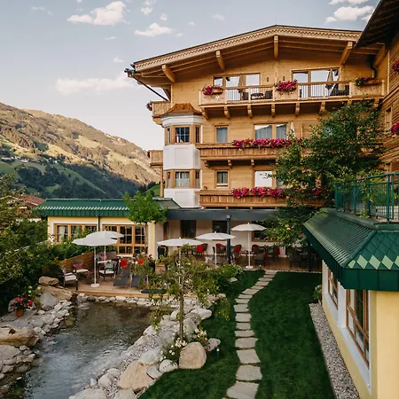 فندق Joerglerhof 4*