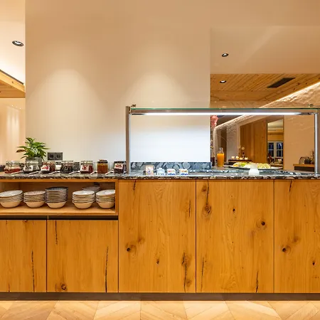 فندق Joerglerhof 4*