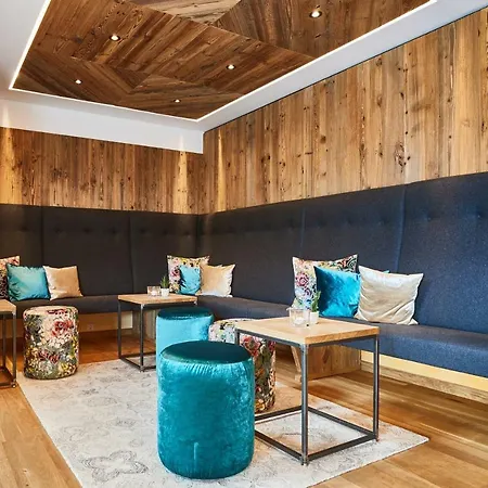 فندق Joerglerhof 4*